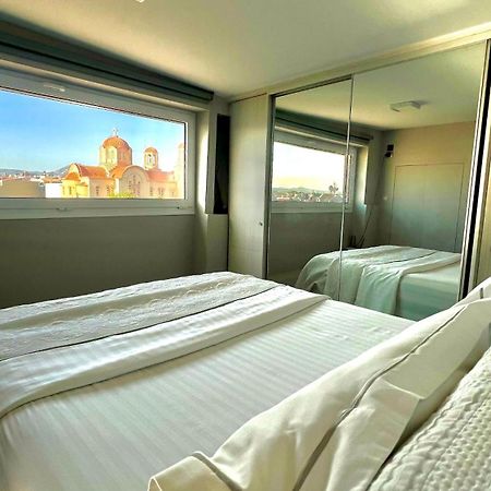 Knd Living Concept - Penthouse Apartment Nea Alikarnassos Bagian luar foto