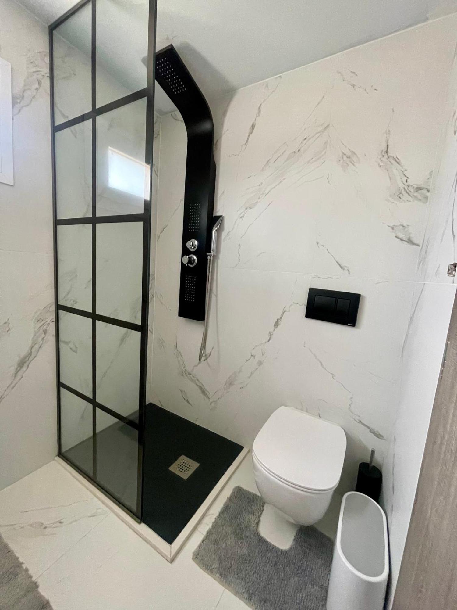Knd Living Concept - Penthouse Apartment Nea Alikarnassos Bagian luar foto