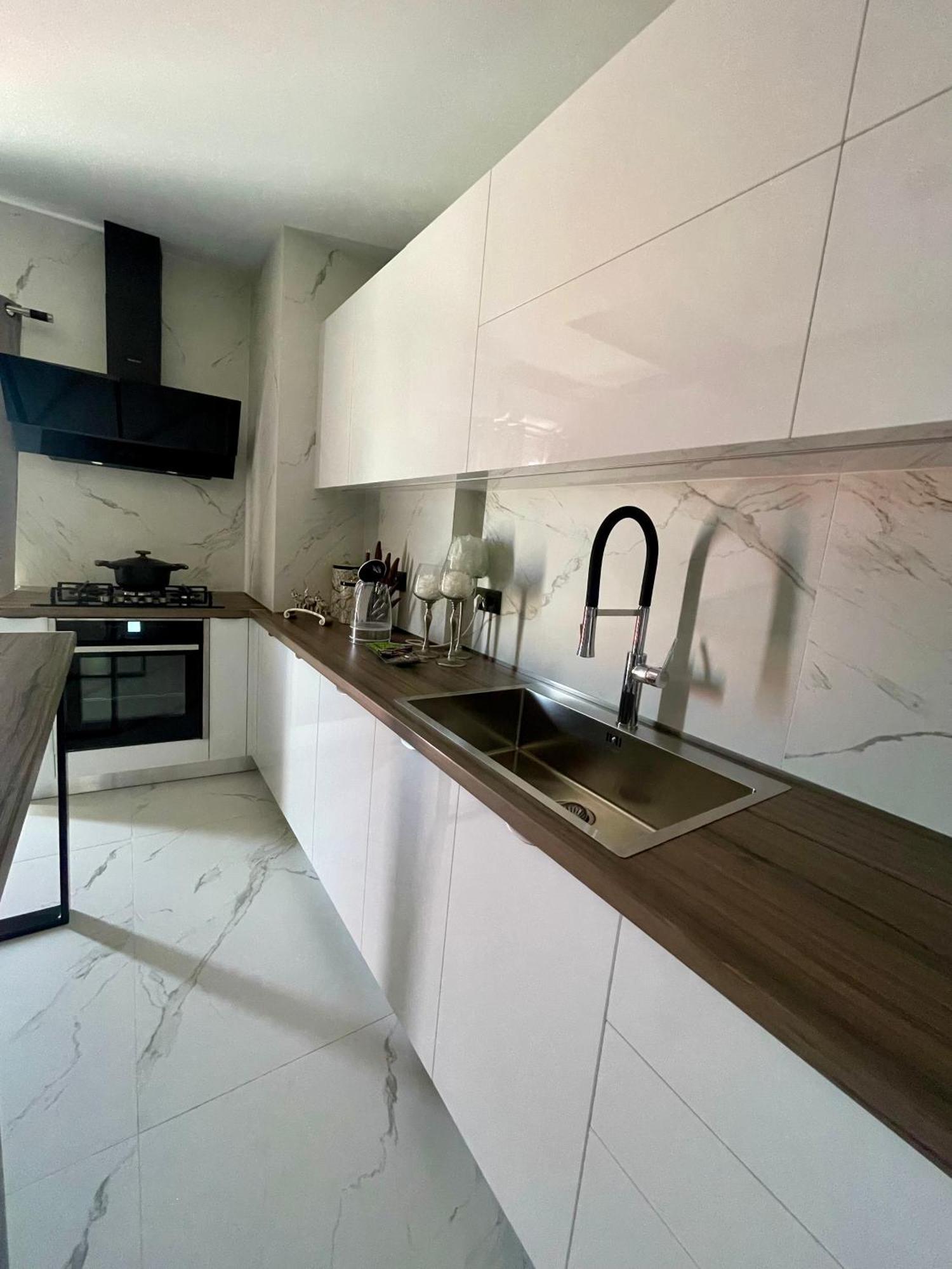 Knd Living Concept - Penthouse Apartment Nea Alikarnassos Bagian luar foto